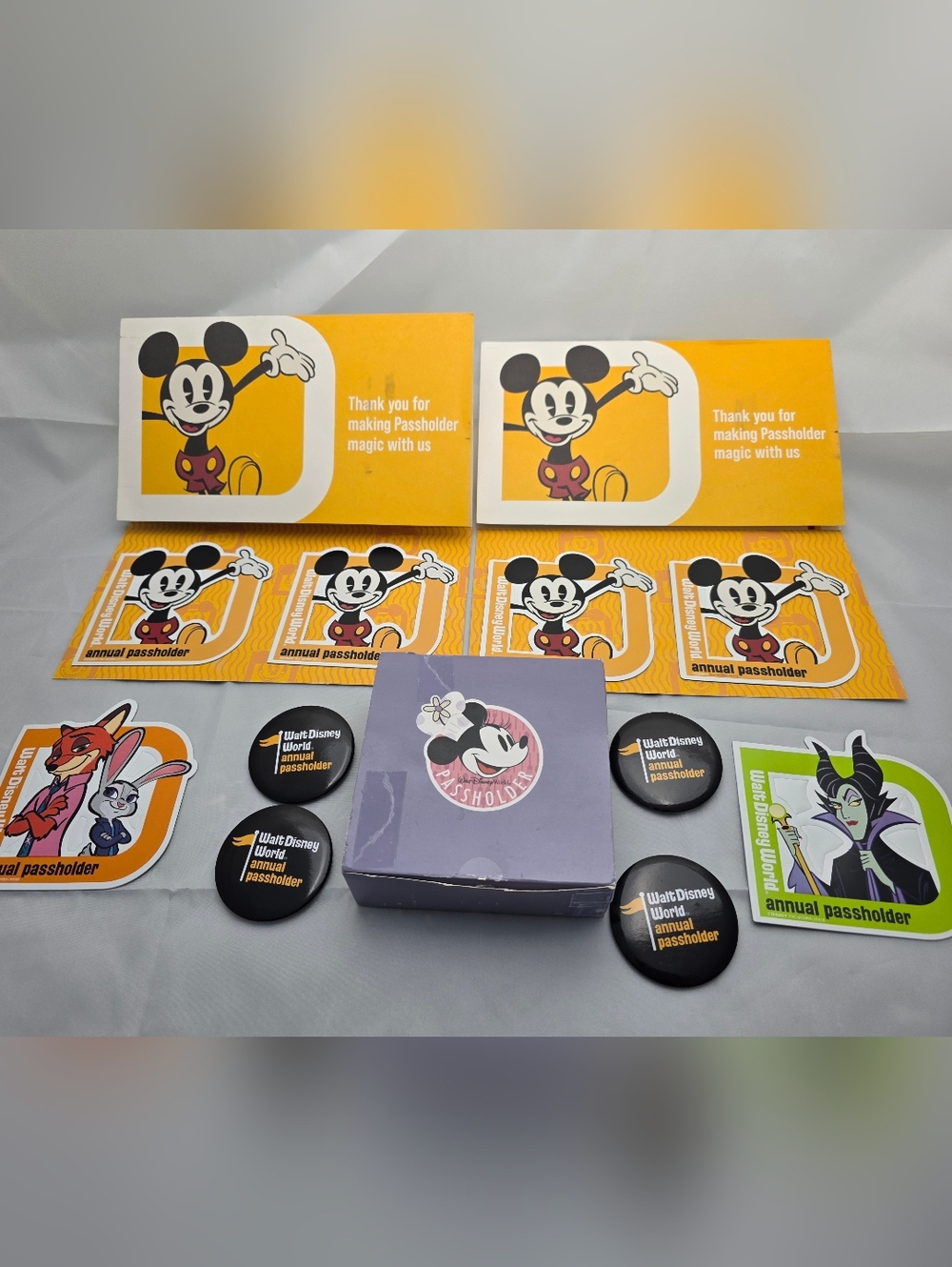 Huge Lot of 10 items: WDW Disney Passholder Kit w/ Magnets, Buttons, & Coasters
